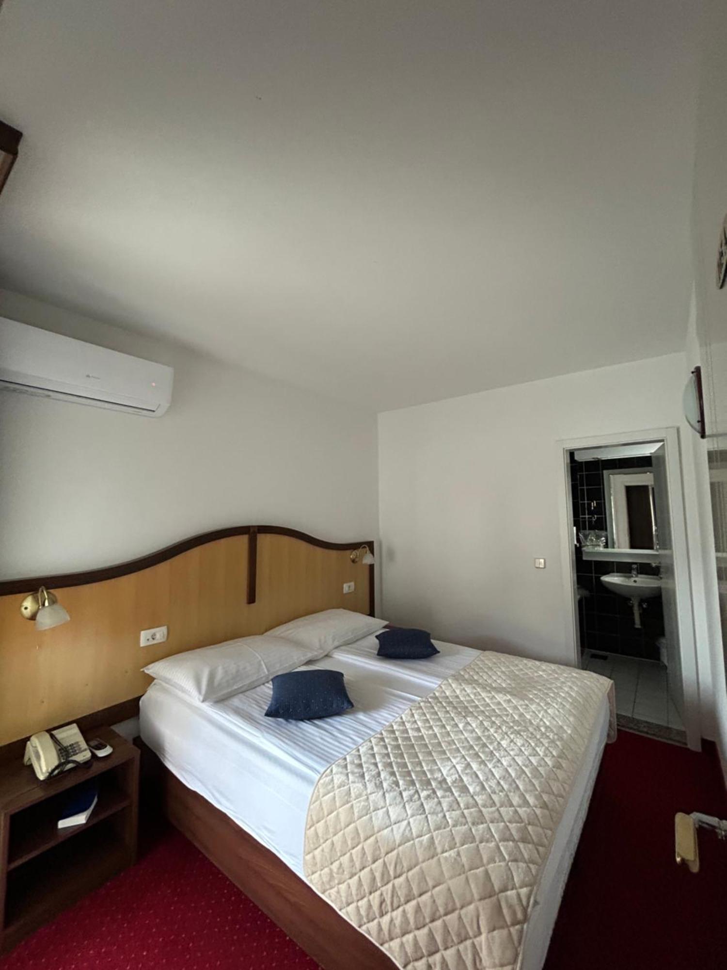 Hotel Bavaria Trogir Seget Donji Ngoại thất bức ảnh