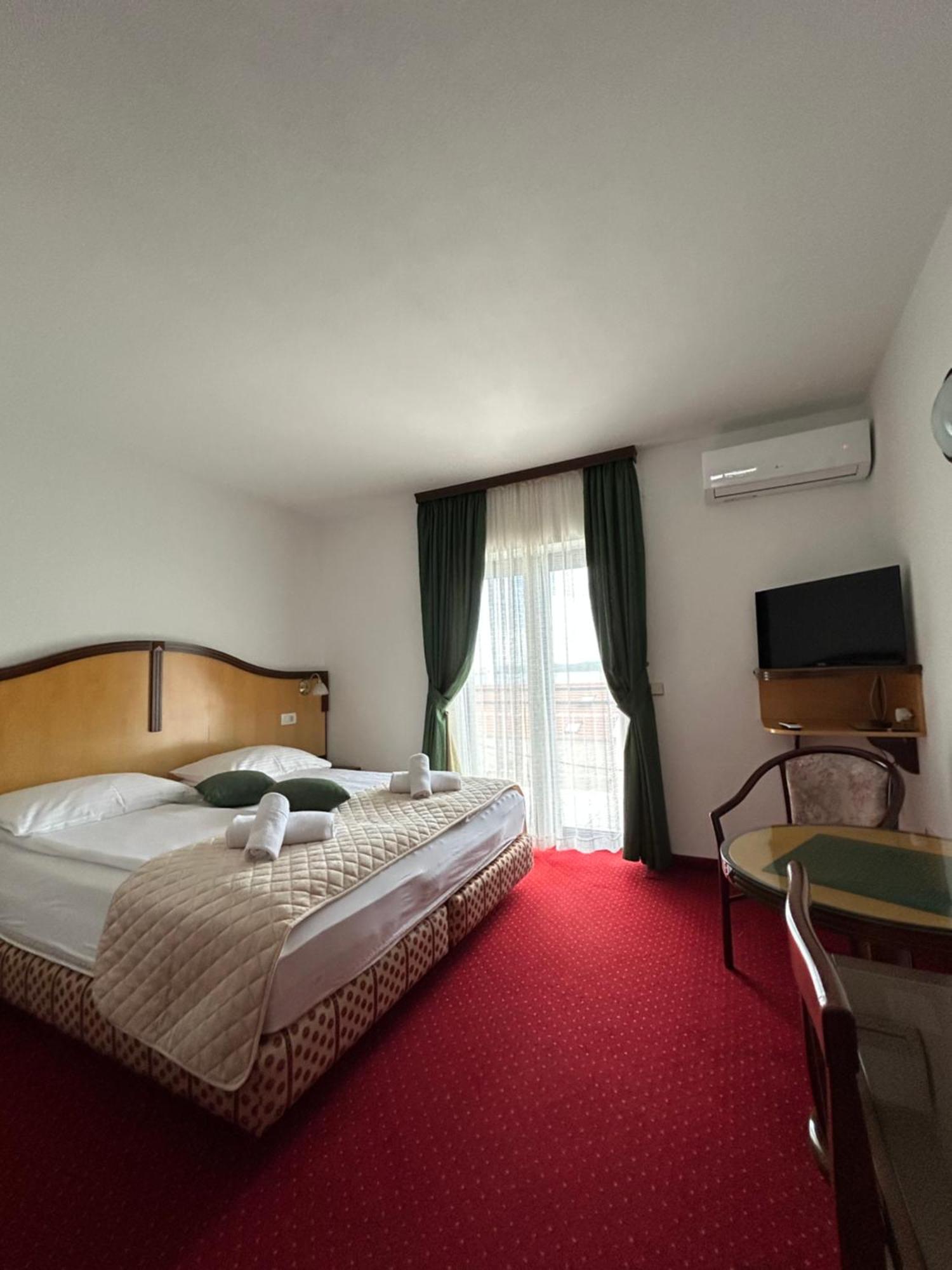 Hotel Bavaria Trogir Seget Donji Ngoại thất bức ảnh