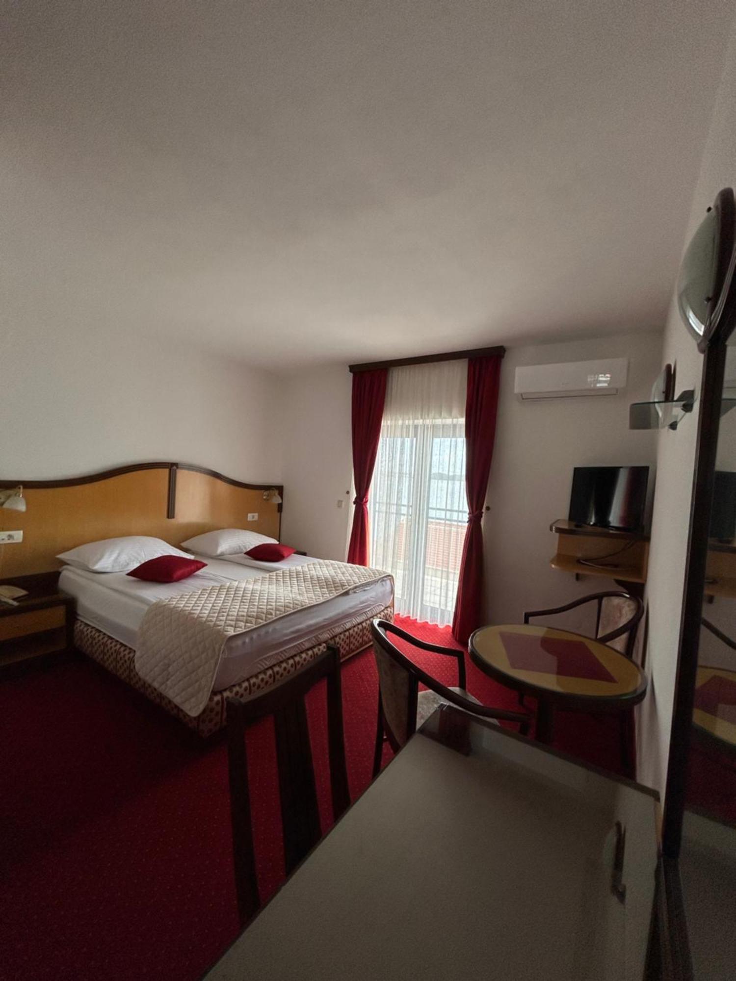 Hotel Bavaria Trogir Seget Donji Ngoại thất bức ảnh