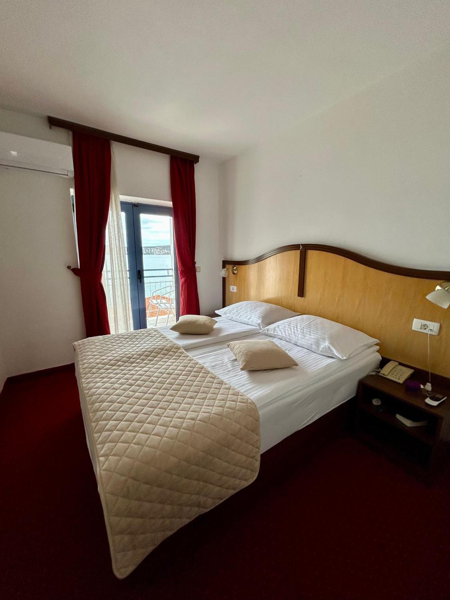 Hotel Bavaria Trogir Seget Donji Ngoại thất bức ảnh