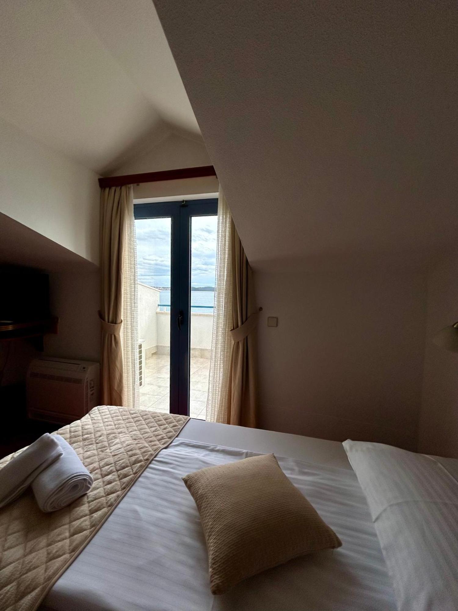 Hotel Bavaria Trogir Seget Donji Ngoại thất bức ảnh